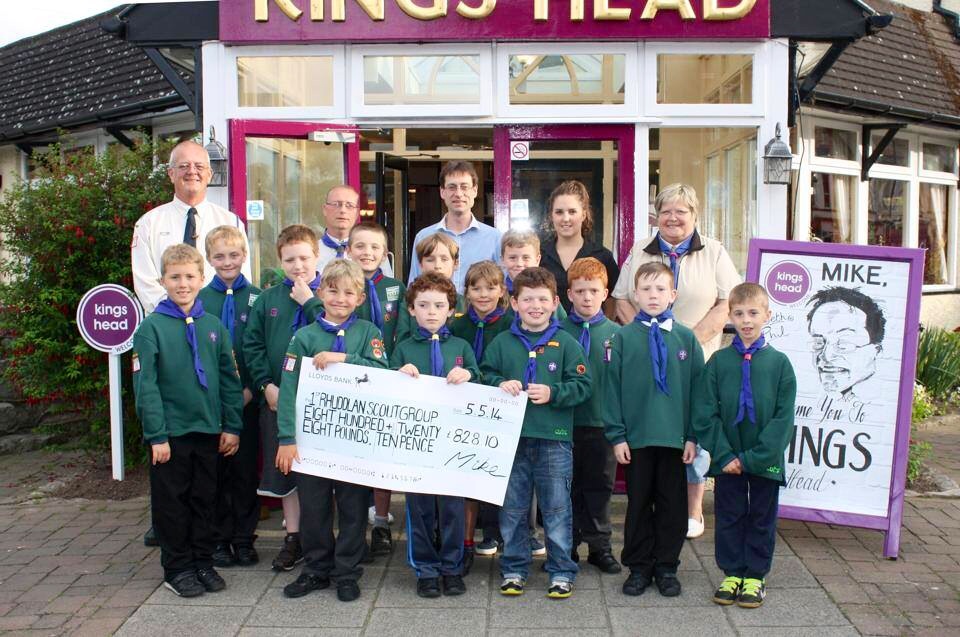 1st Rhuddlan receiving cheque from the King's Head